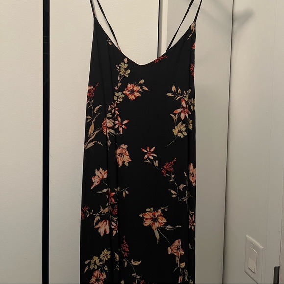 Thin strap over sized floral summer dress - Picture 2 of 4